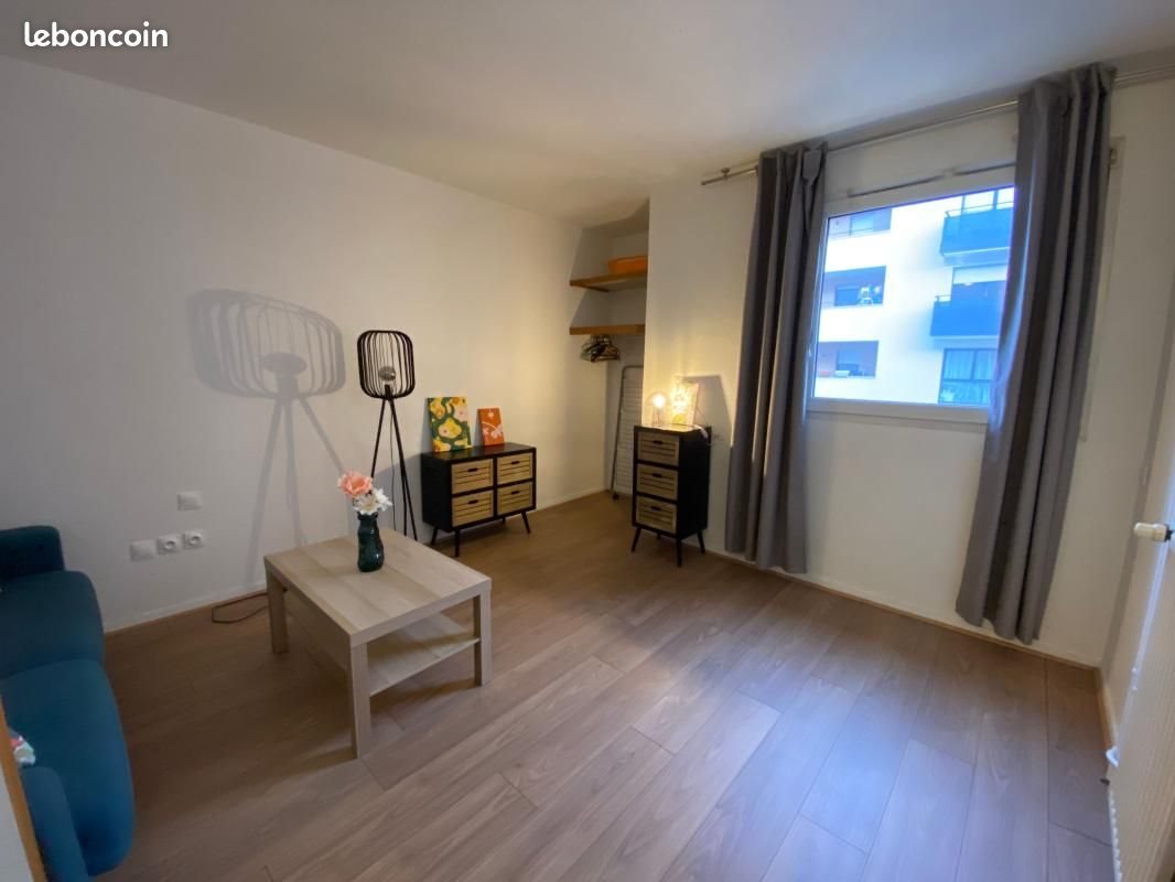 Appartement à louer, 19m², Cergy