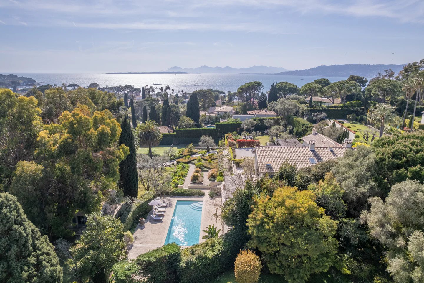 Maison à louer, 590m², Antibes