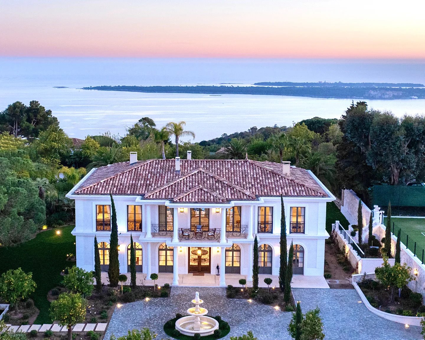 Maison à louer, 940m², Vallauris