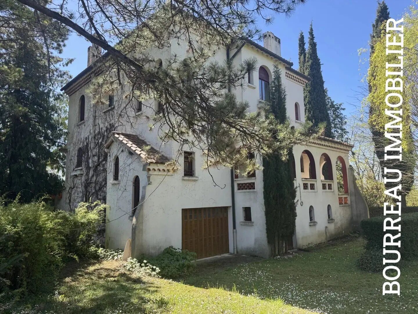 Maison à vendre, 343m², Saint-Aubin-sur-Yonne