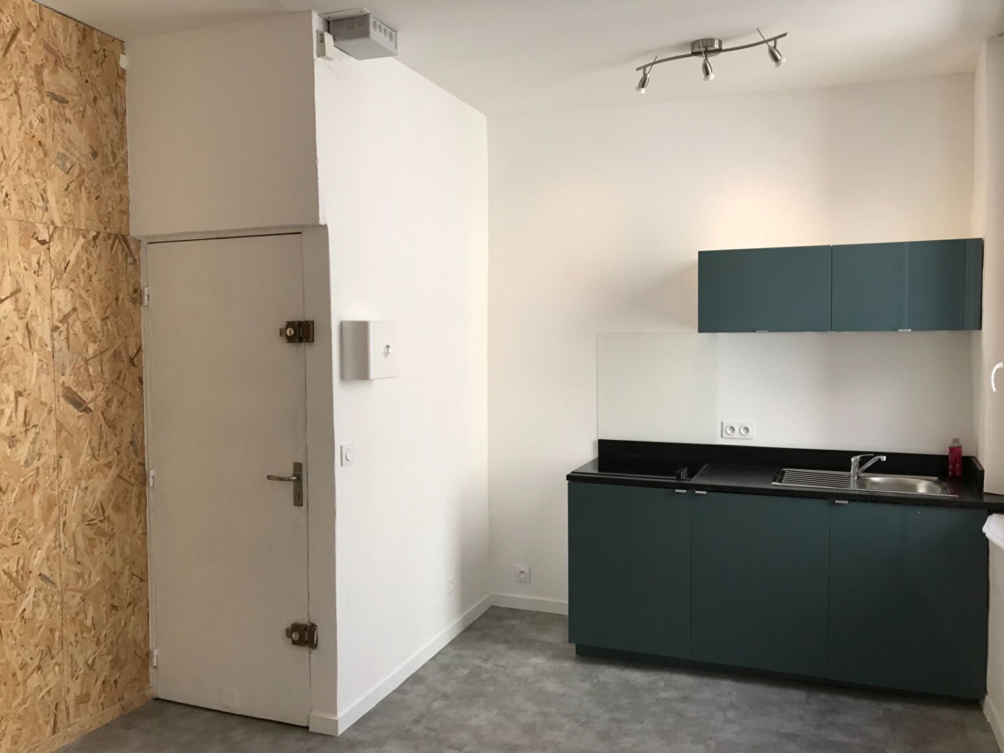 Appartement à louer, 18m², Marseille 6ème