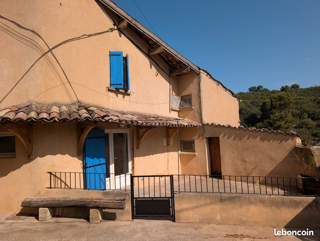 Maison à louer, 69m², Saint-Saturnin-lès-Apt