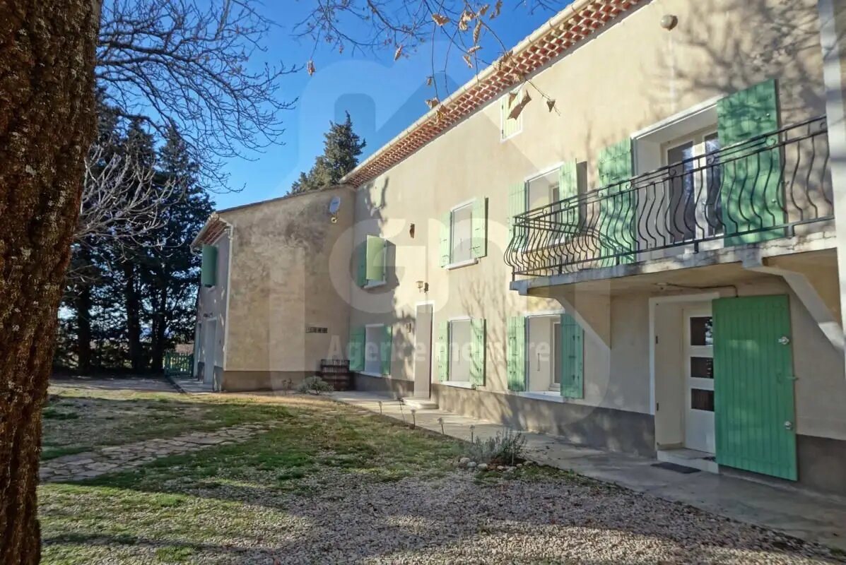 Maison à louer, 193m², Uchaux