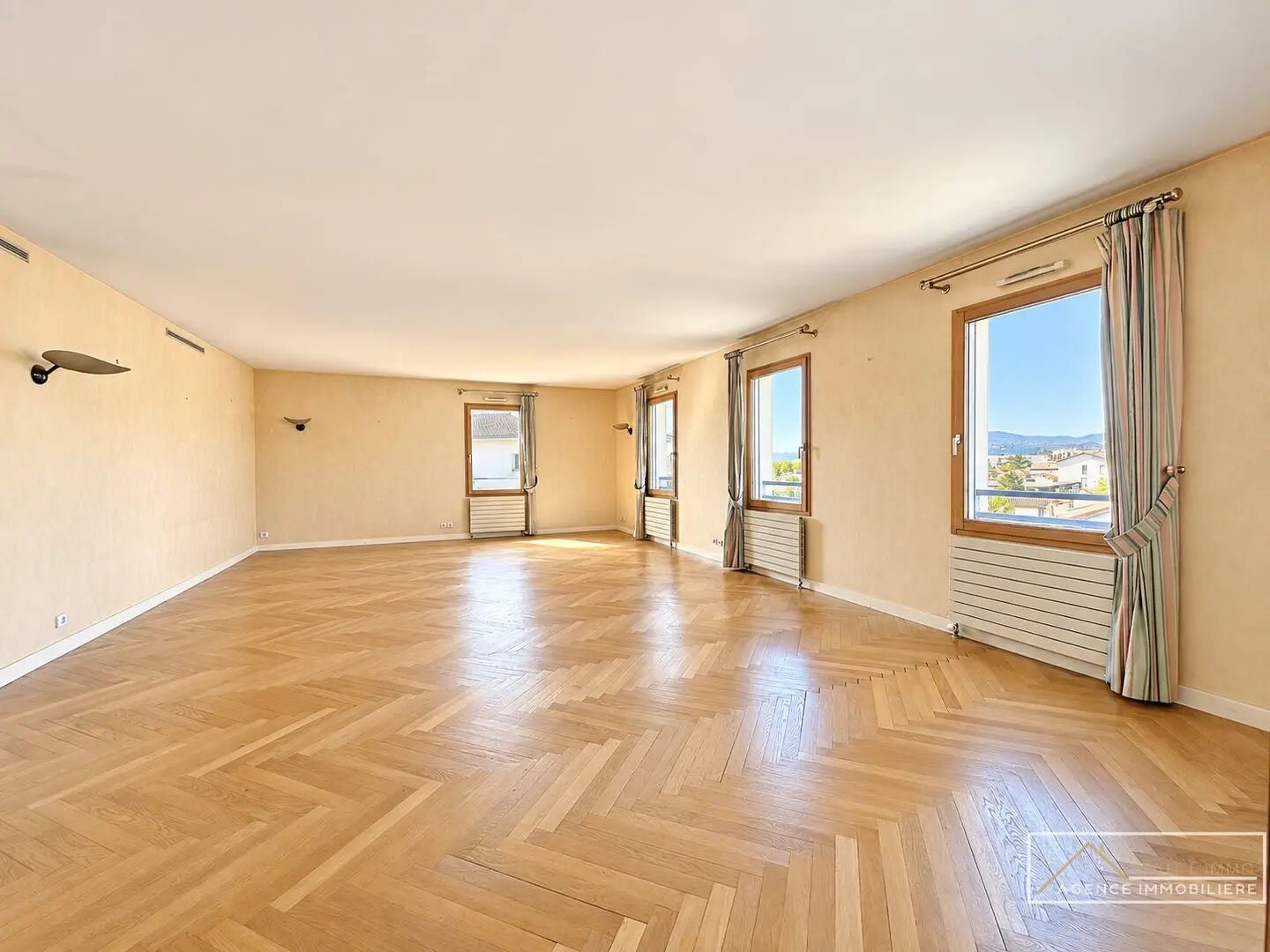 Appartement à vendre, 200m², Roussillon