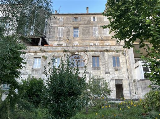 Maison 14 pièces 250 m² · à Angoulême · 250 m² · 525 000 €
