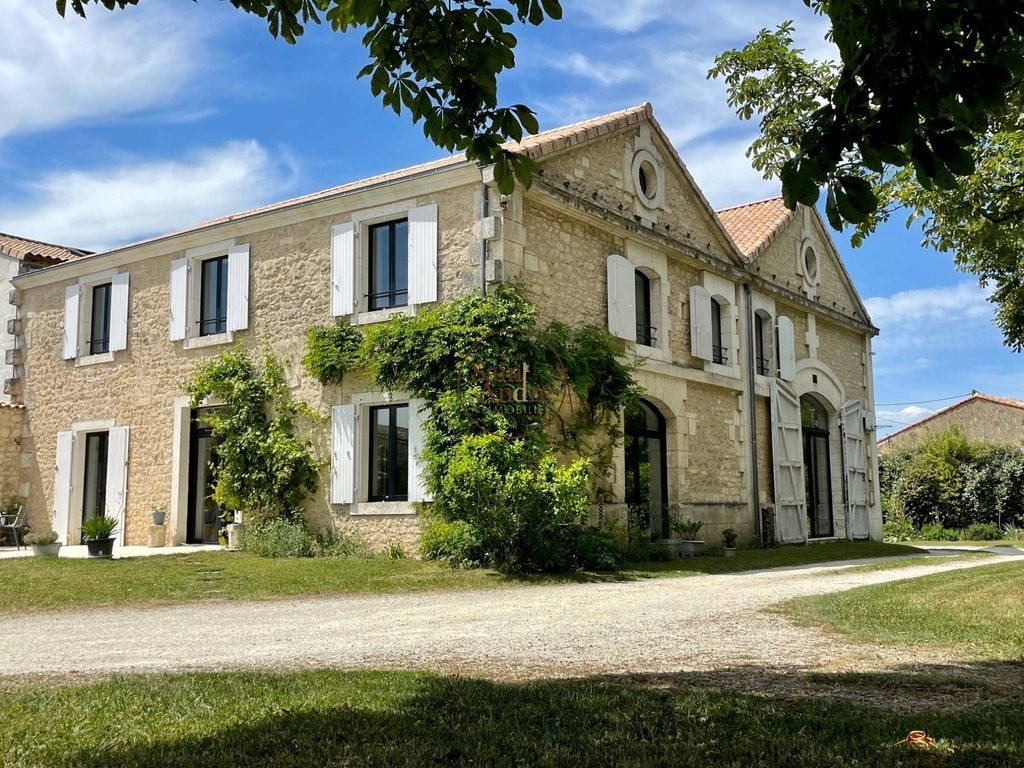 Maison à vendre, 300m², Gond-Pontouvre