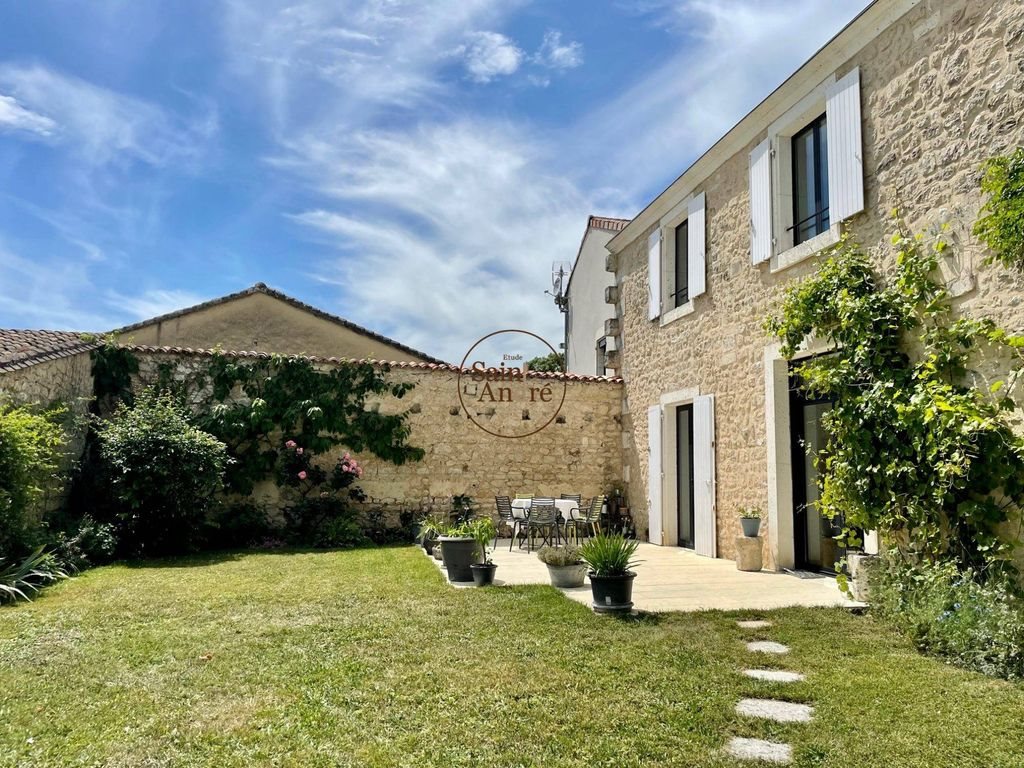 Maison à vendre, 300m², Gond-Pontouvre