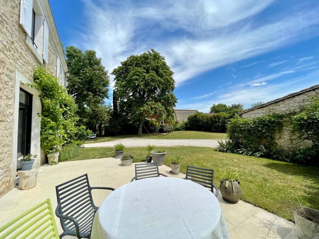 Maison à vendre, 300m², Gond-Pontouvre