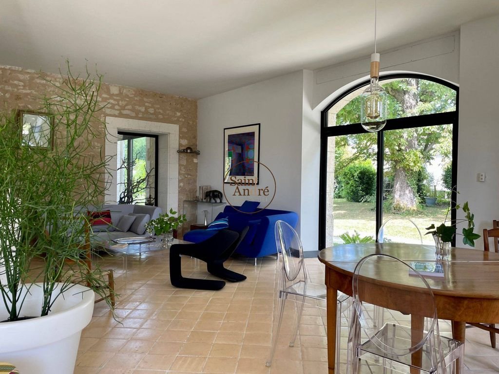 Maison à vendre, 300m², Gond-Pontouvre