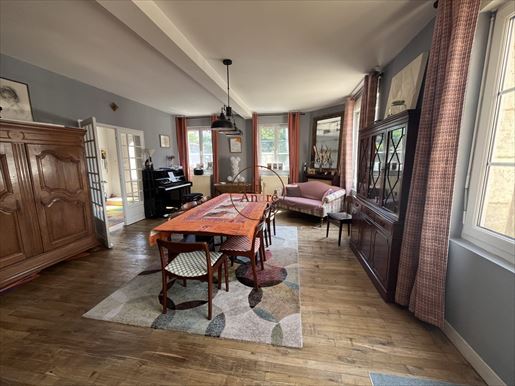 Maison 6 pièces 268 m² · à Angoulême · 268 m² · 399 000 €