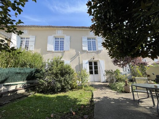 Maison 7 pièces 185 m² · à Angoulême · 185 m² · 420 000 €