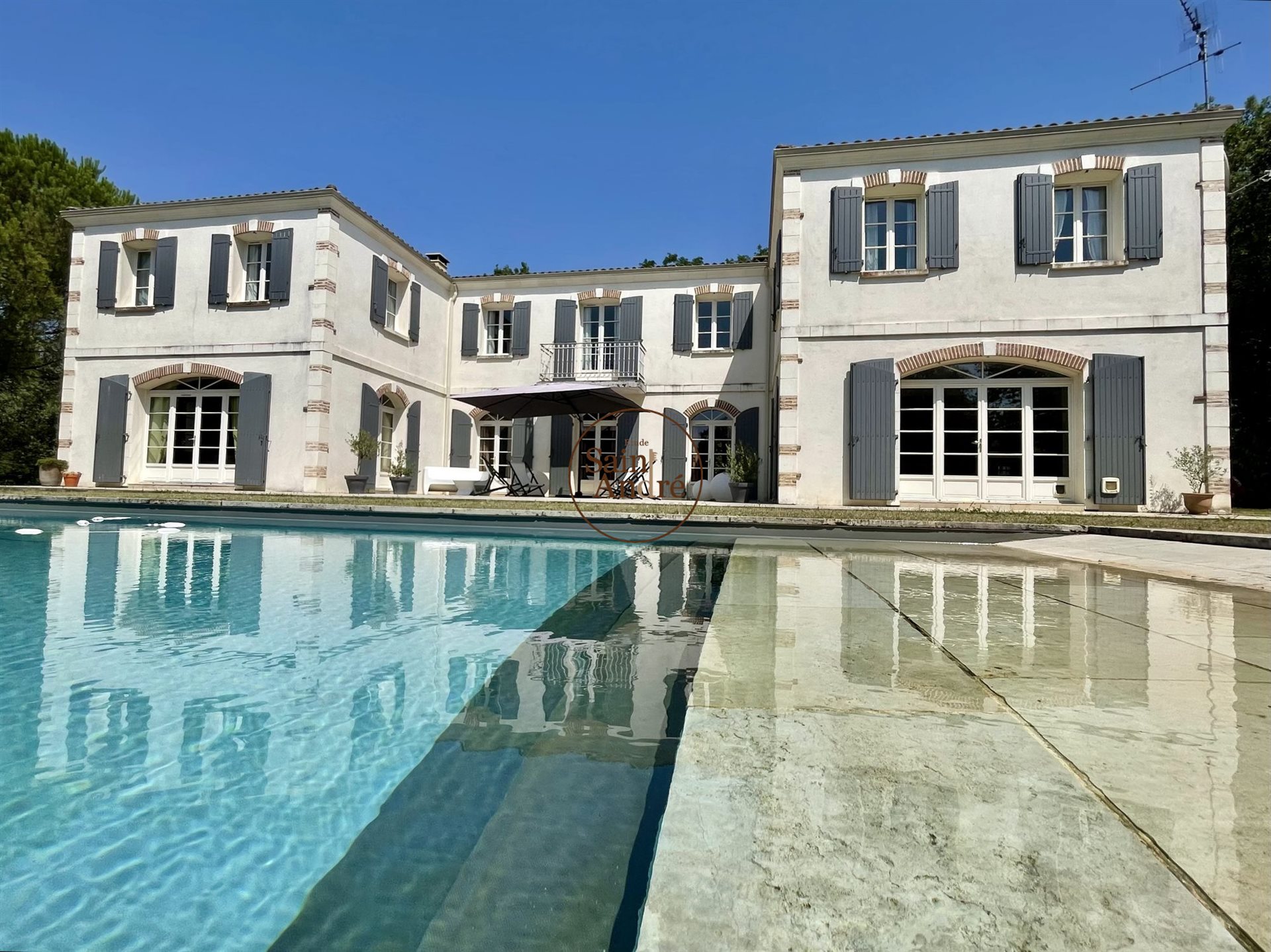 Maison à vendre, 418m², Saint-Yrieix-sur-Charente