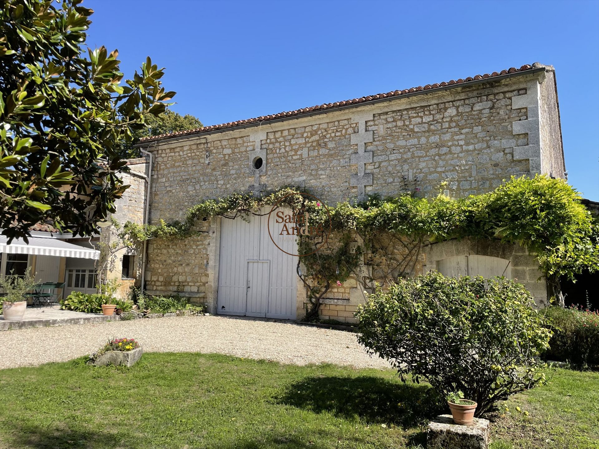 Maison à vendre, 320m², Touvre