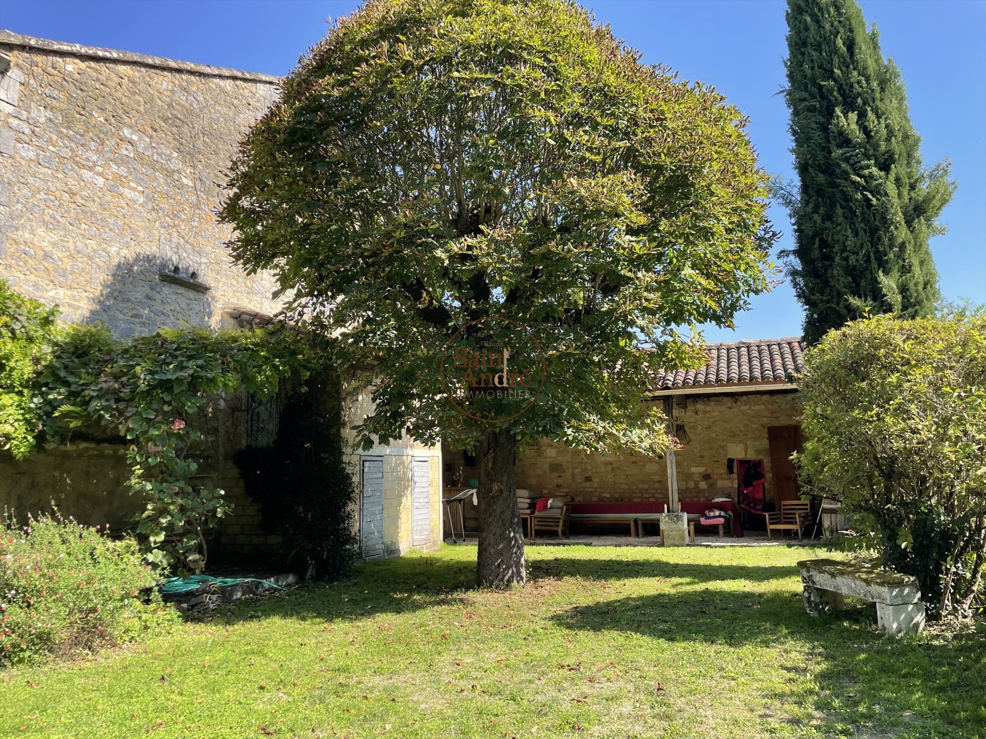 Maison à vendre, 320m², Touvre