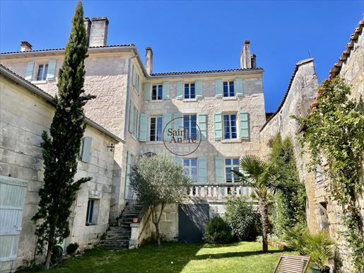 Maison 10 pièces 495 m² · à Châteauneuf-sur-Charente · 495 m² · 430 500 €