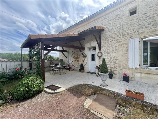 Maison 8 pièces 250 m² · à Champniers · 250 m² · 393 750 €