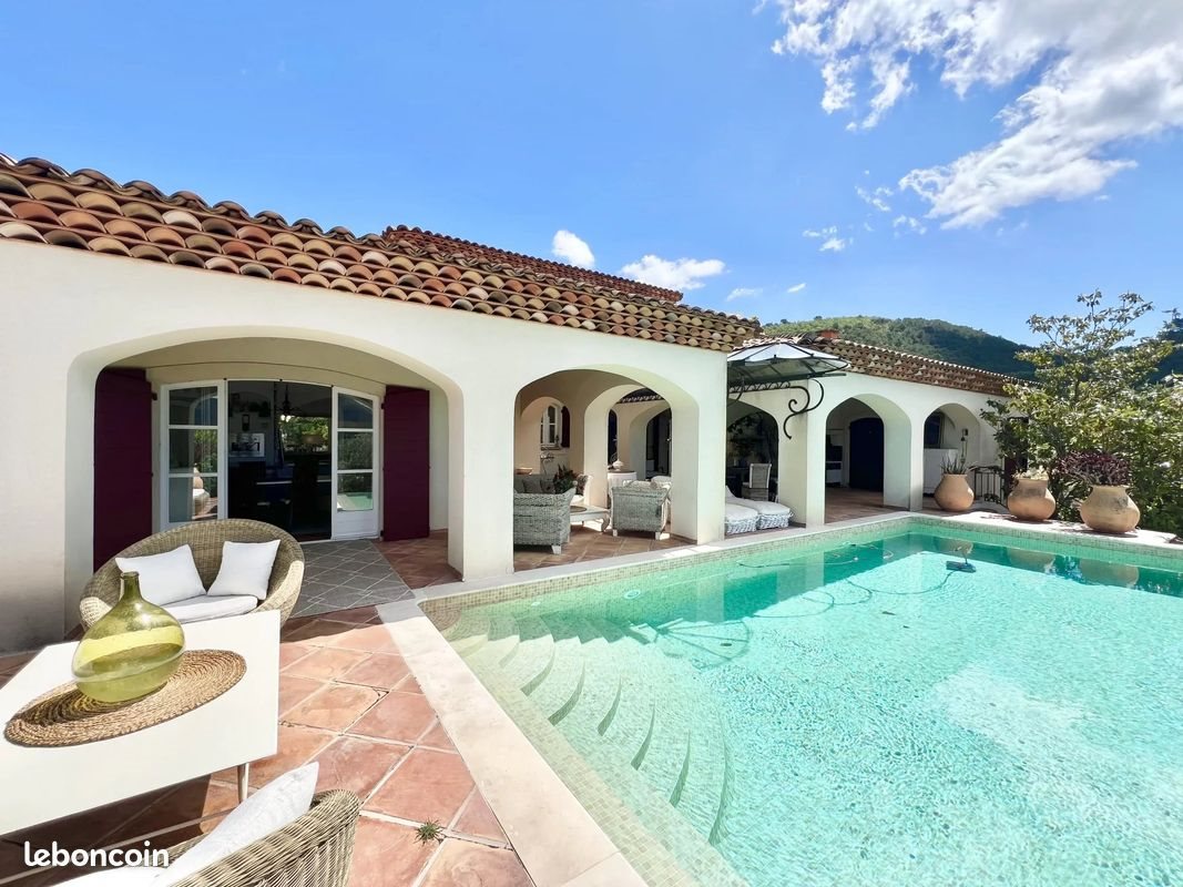 Maison à vendre, 187m², Rocbaron