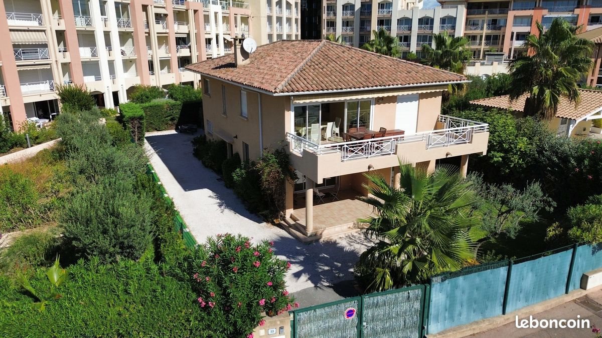 Maison à vendre, 243m², Fréjus