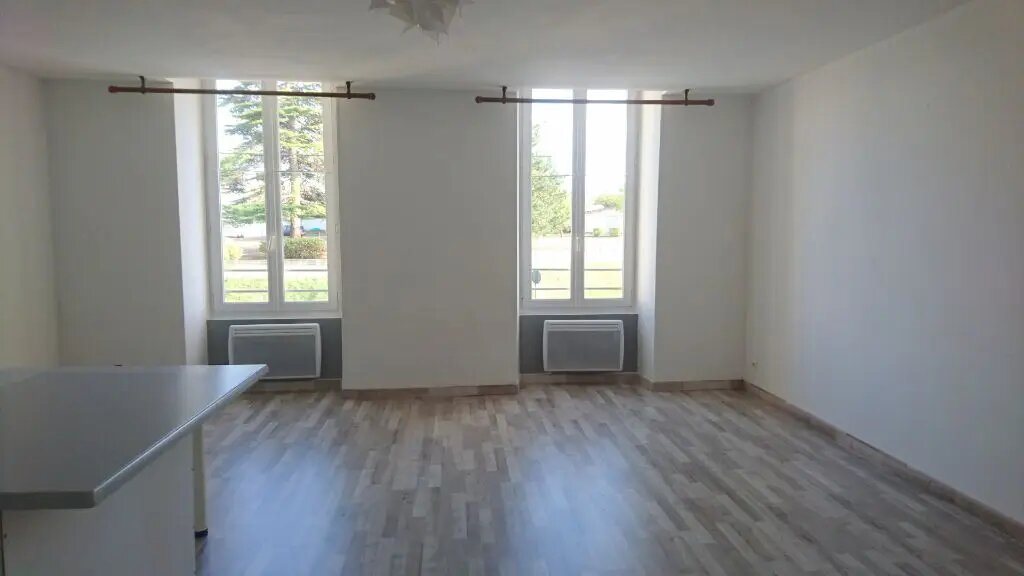 Appartement à louer, 67m², Pons