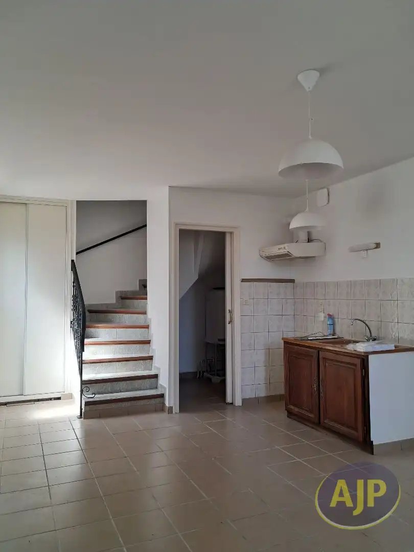 Maison à louer, 39m², Gémozac