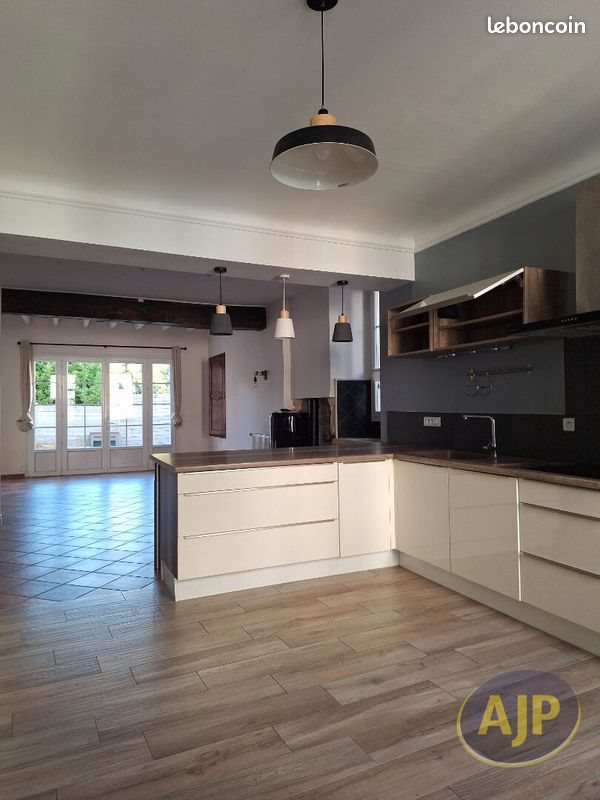Maison à louer, 166m², Pons
