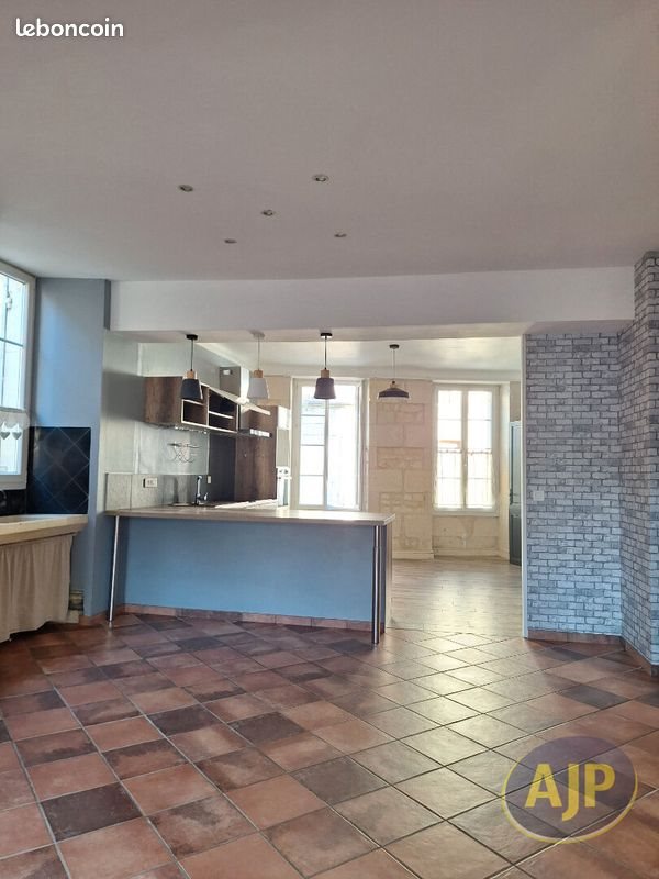 Maison à louer, 166m², Pons
