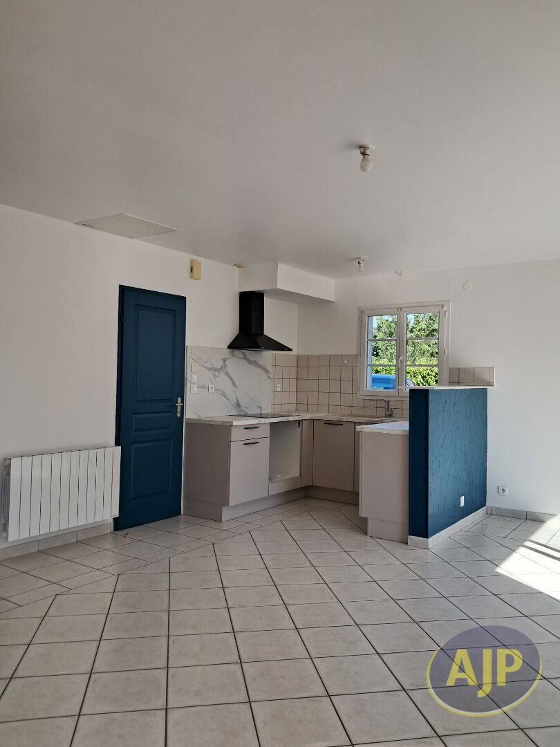 Maison à louer, 71m², Pérignac
