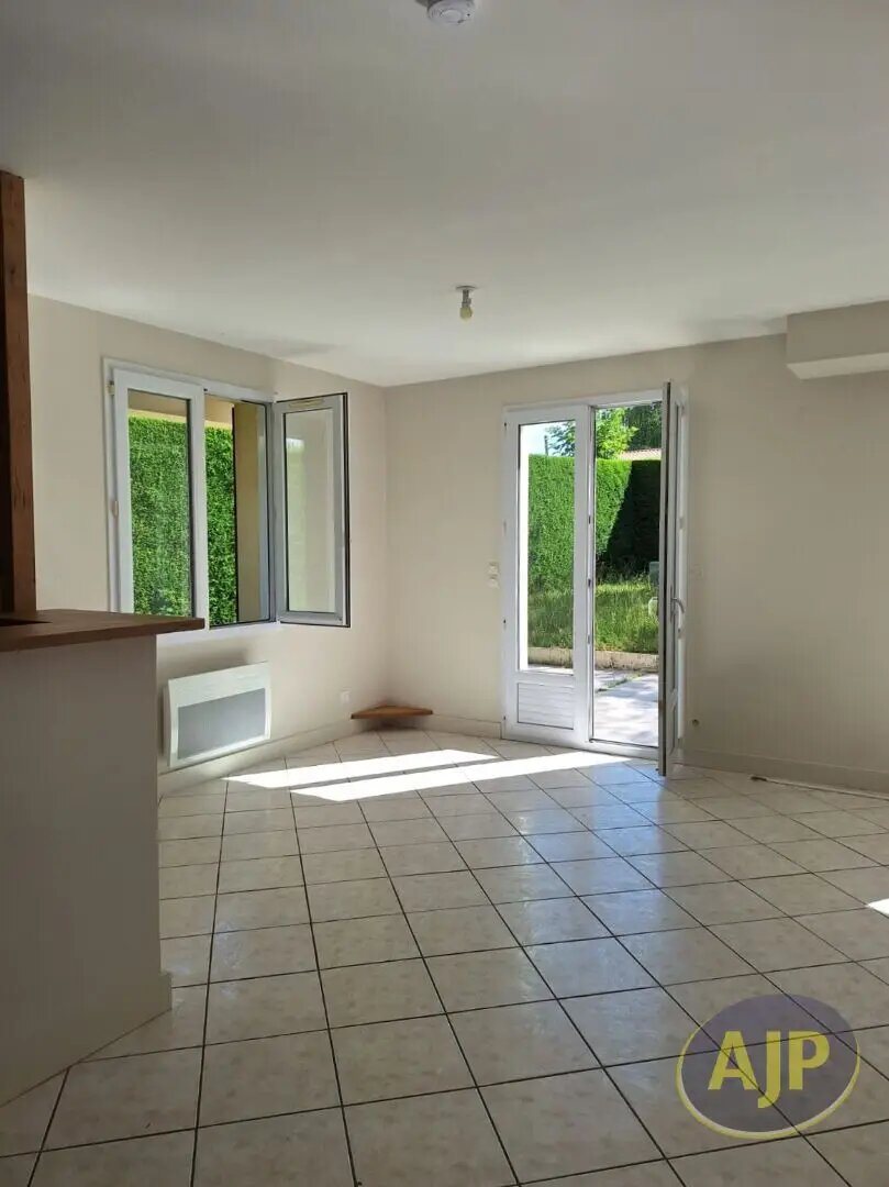 Maison à louer, 104m², Jonzac