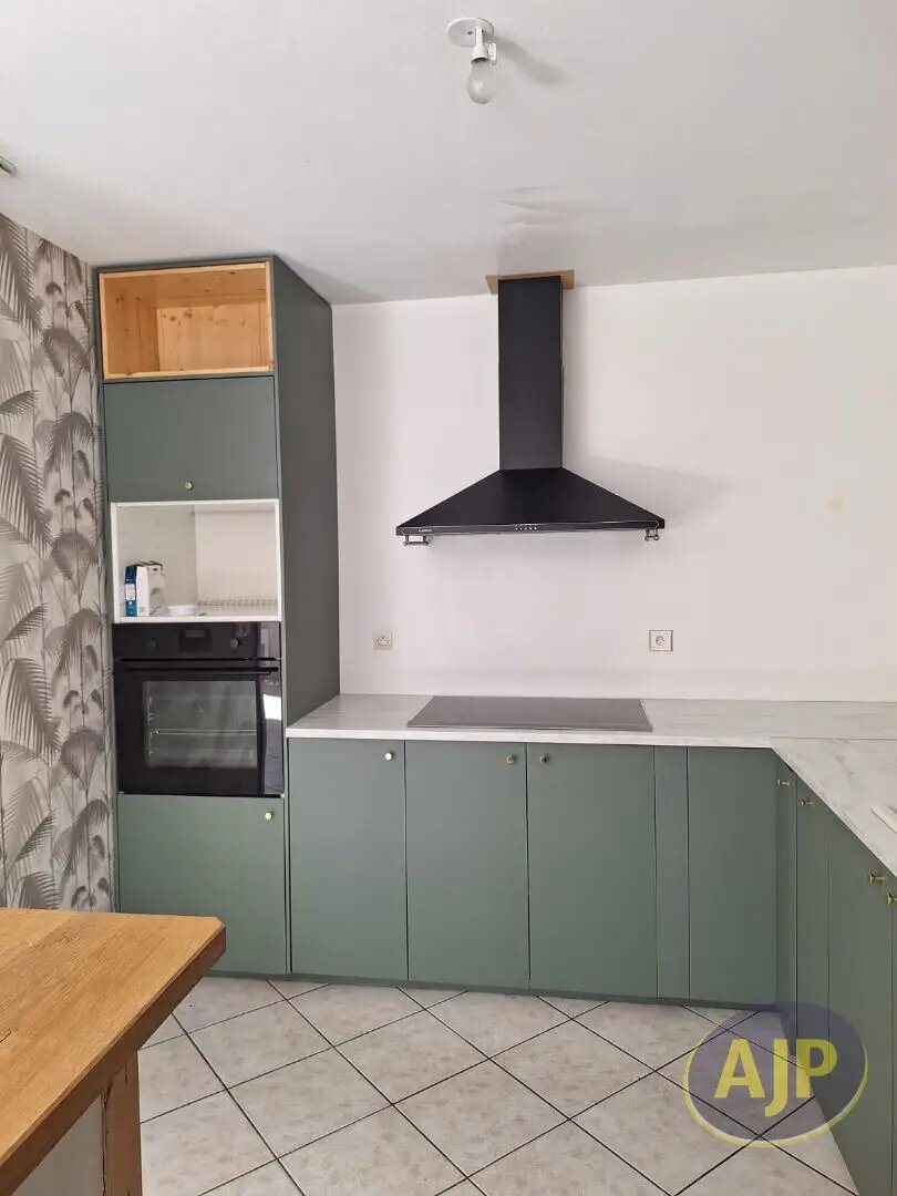 Maison à louer, 104m², Jonzac