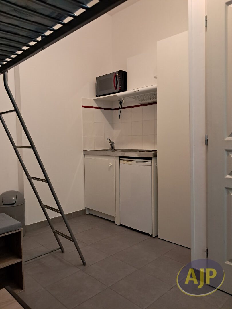 Appartement à louer, 11m², Pons