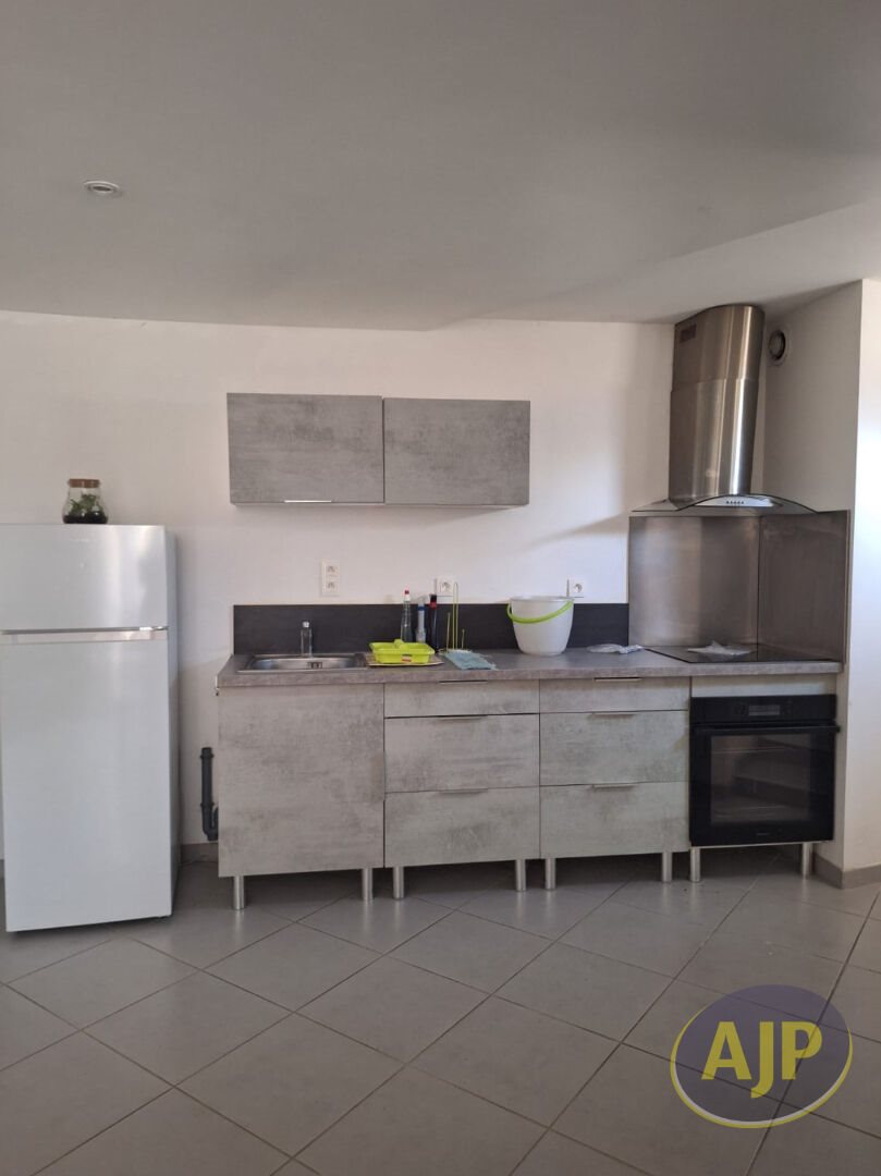 Maison à louer, 45m², Pons