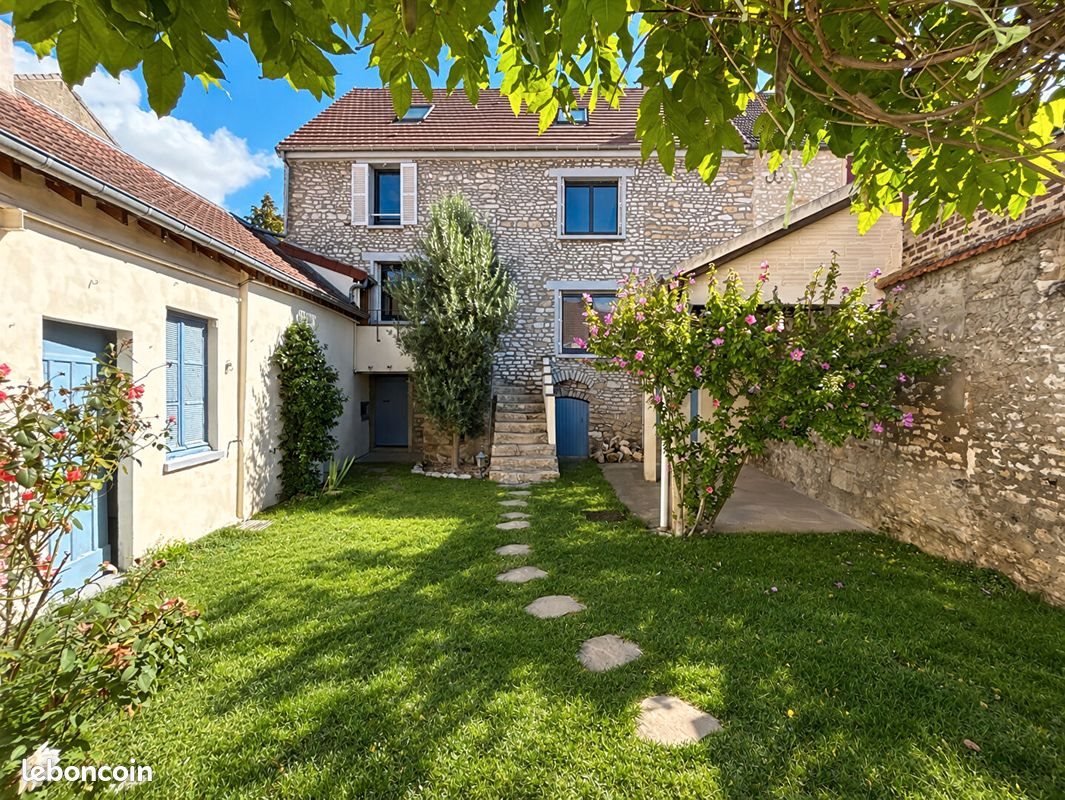 Maison à vendre, 136m², Follainville-Dennemont