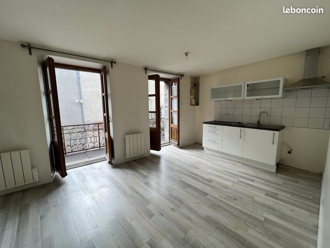 Appartement à louer, 43m², Saint-Julien-Chapteuil