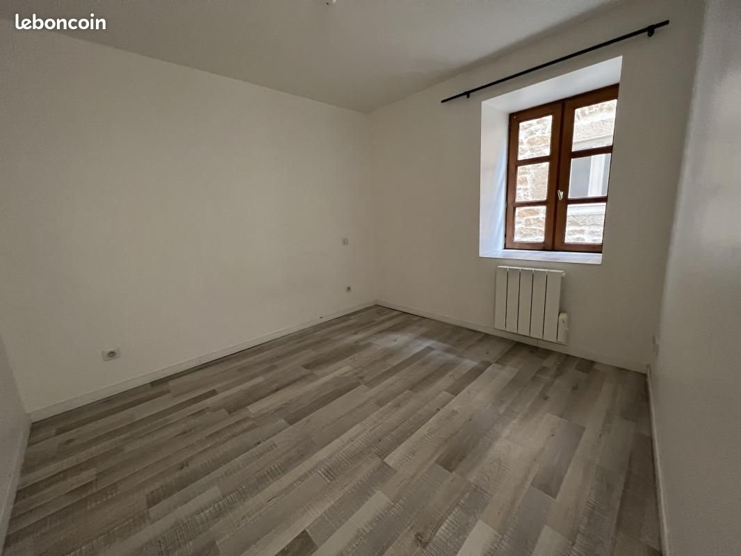 Appartement à louer, 43m², Saint-Julien-Chapteuil