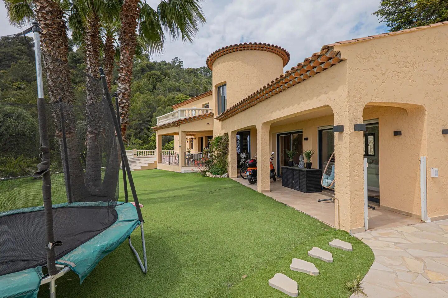 Maison à vendre, 295m², Tourrette-Levens
