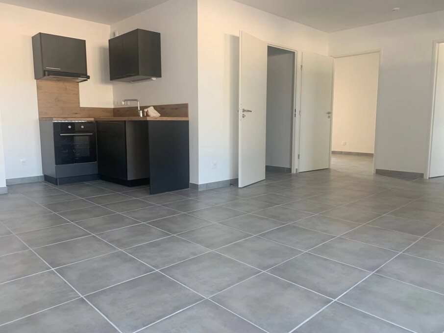 Appartement à louer, 64m², Vias