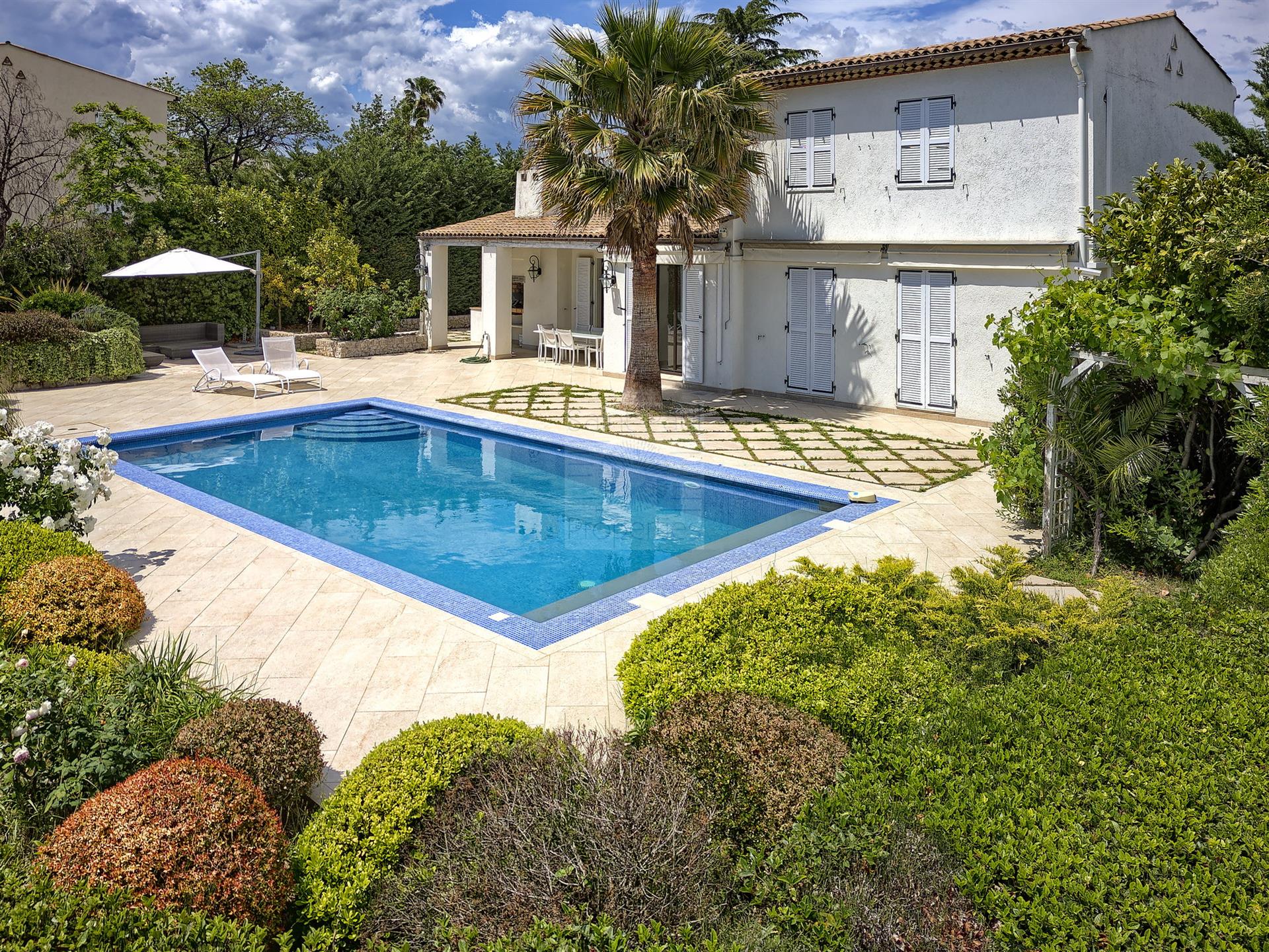 Maison à vendre, 303m², Villeneuve-Loubet