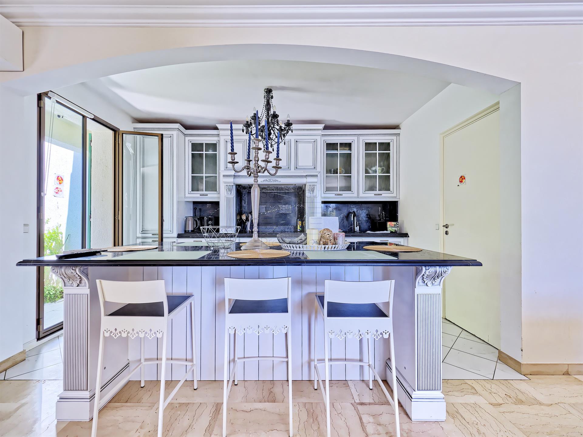 Maison à vendre, 303m², Villeneuve-Loubet