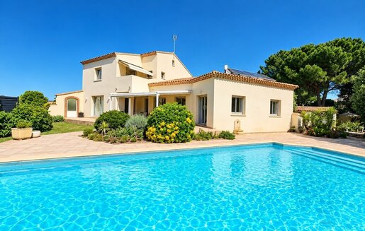 Maison 8 pièces 230 m² · à Bassan · 230 m² · 580 000 €