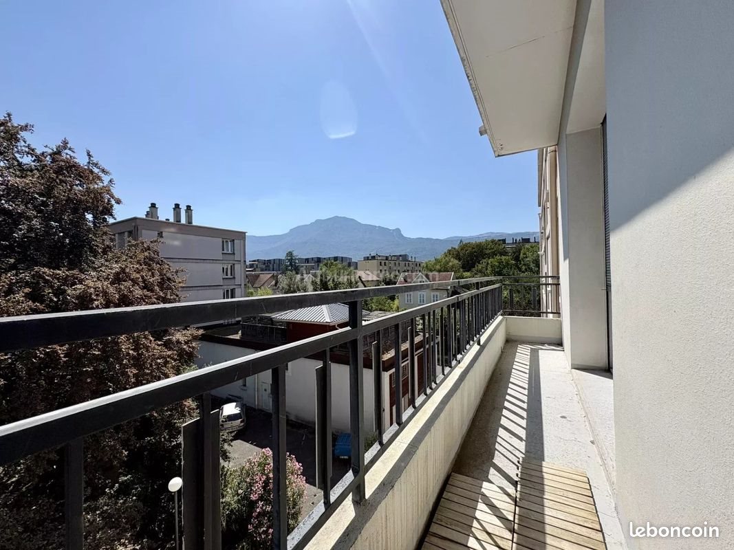 Appartement à louer, 70m², Grenoble