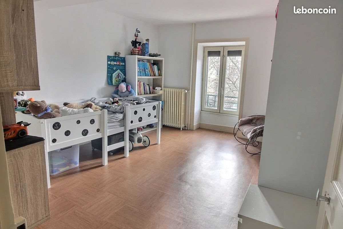 Appartement à louer, 150m², Saint-Jean-de-Bournay