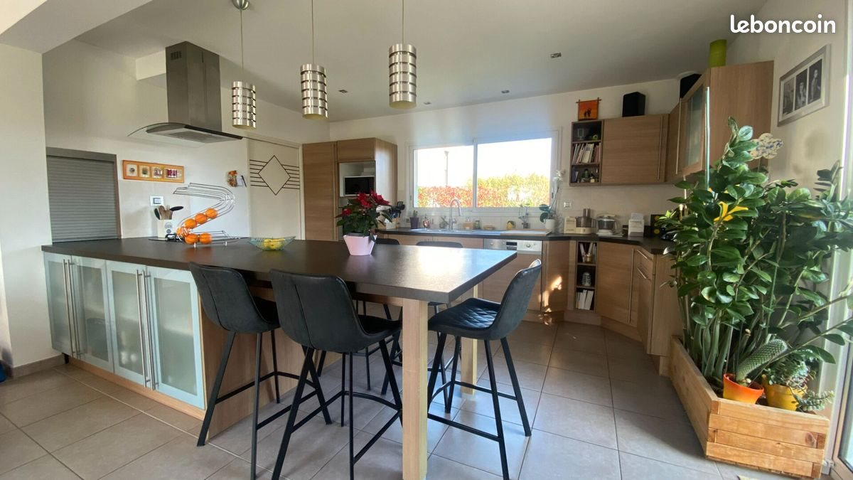 Maison à vendre, 182m², Montreuil-le-Gast