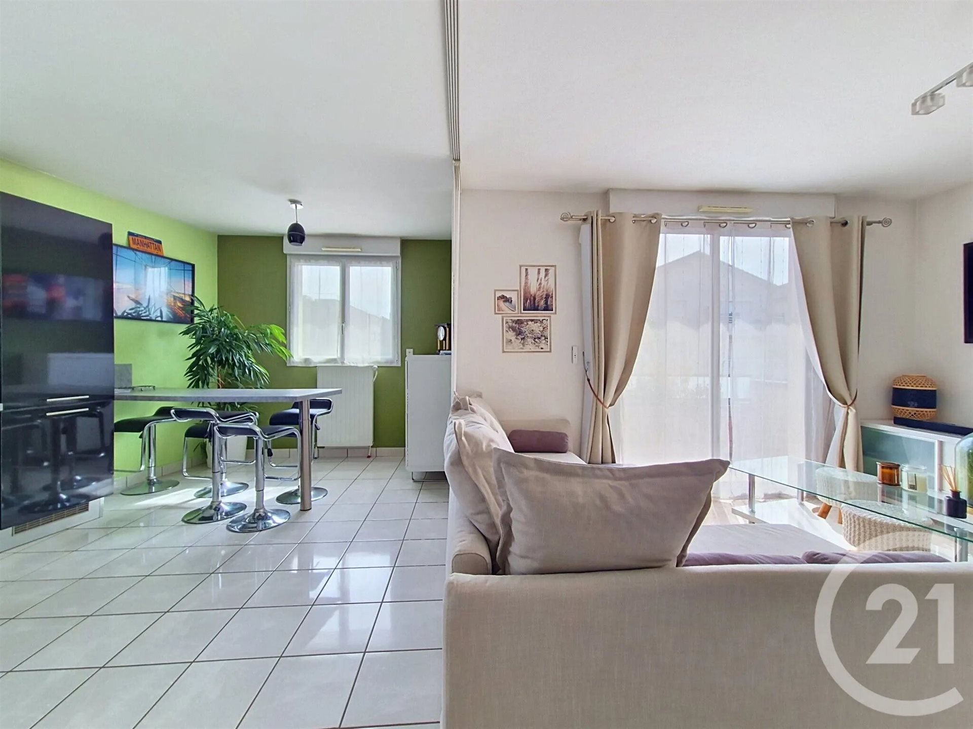 Appartement à vendre, 67m², Pont-de-Chéruy