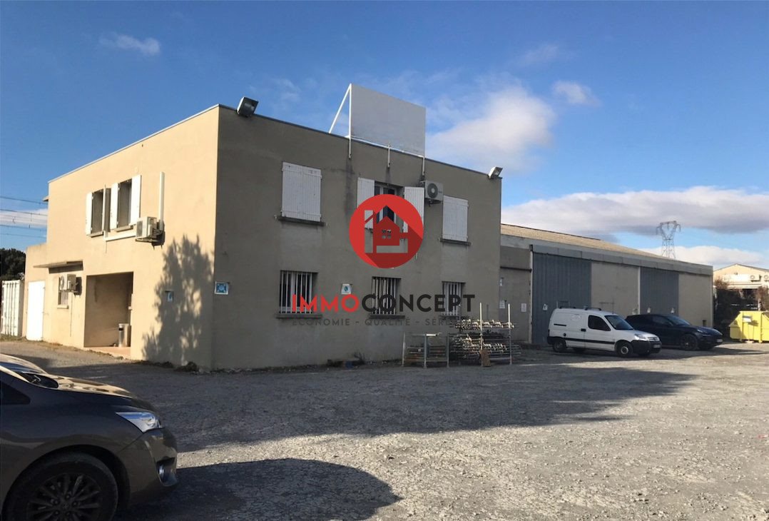 Maison à louer, 820m², Laudun-l'Ardoise