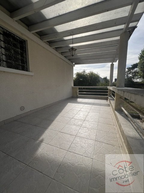 Maison à vendre, 100m², Les Granges-le-Roi