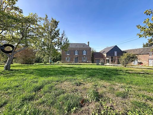 Maison 14 pièces 220 m² · à Livarot-Pays-d'Auge · 220 m² · 466 400 €