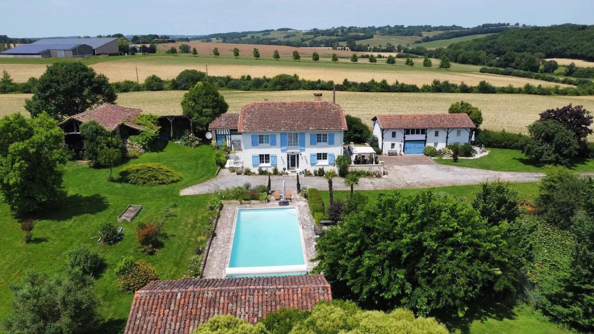 Maison à vendre, 325m², Vic-Fezensac
