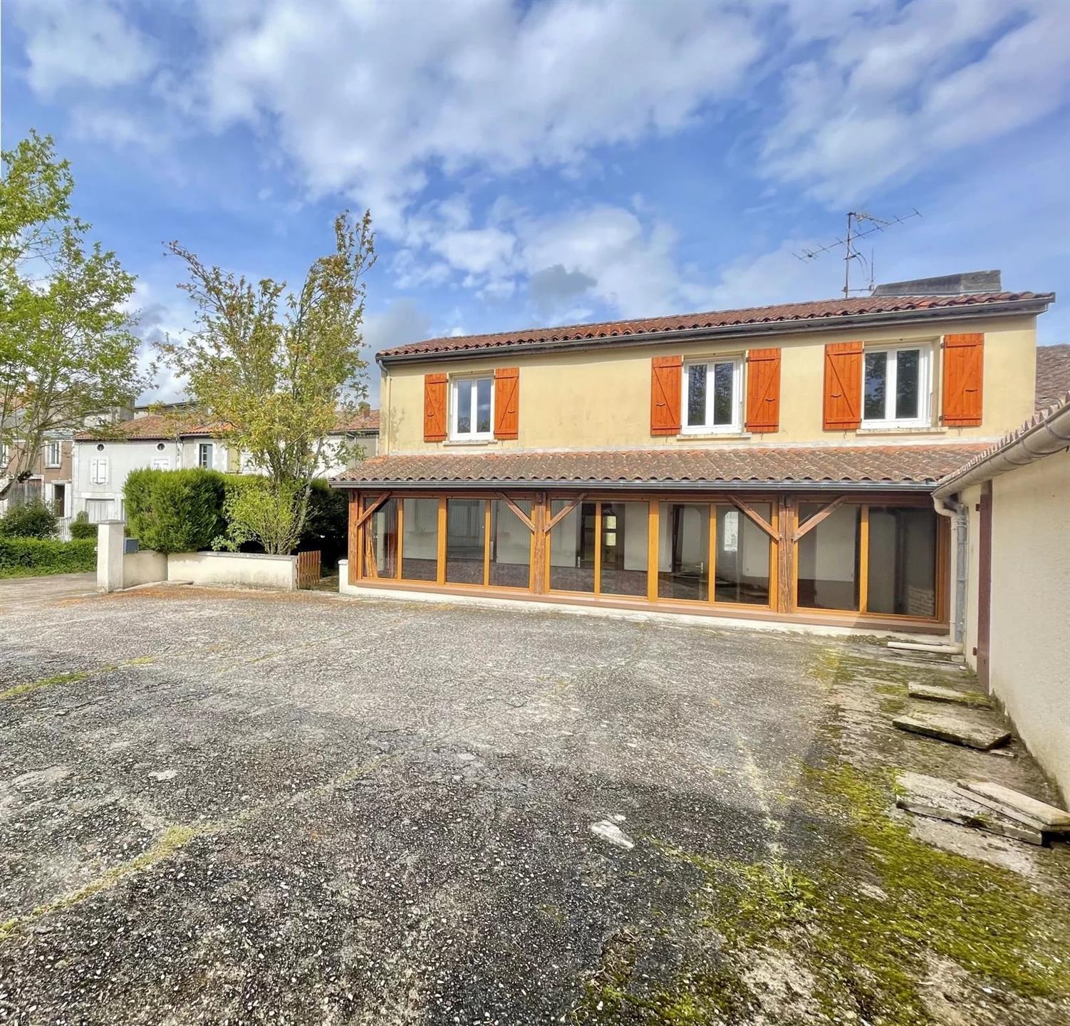 Maison à vendre, 139m², Confolens