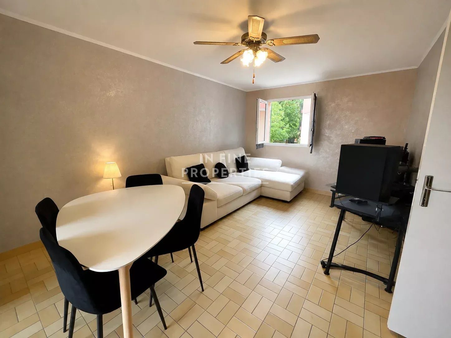 Appartement à louer, 47m², Valbonne