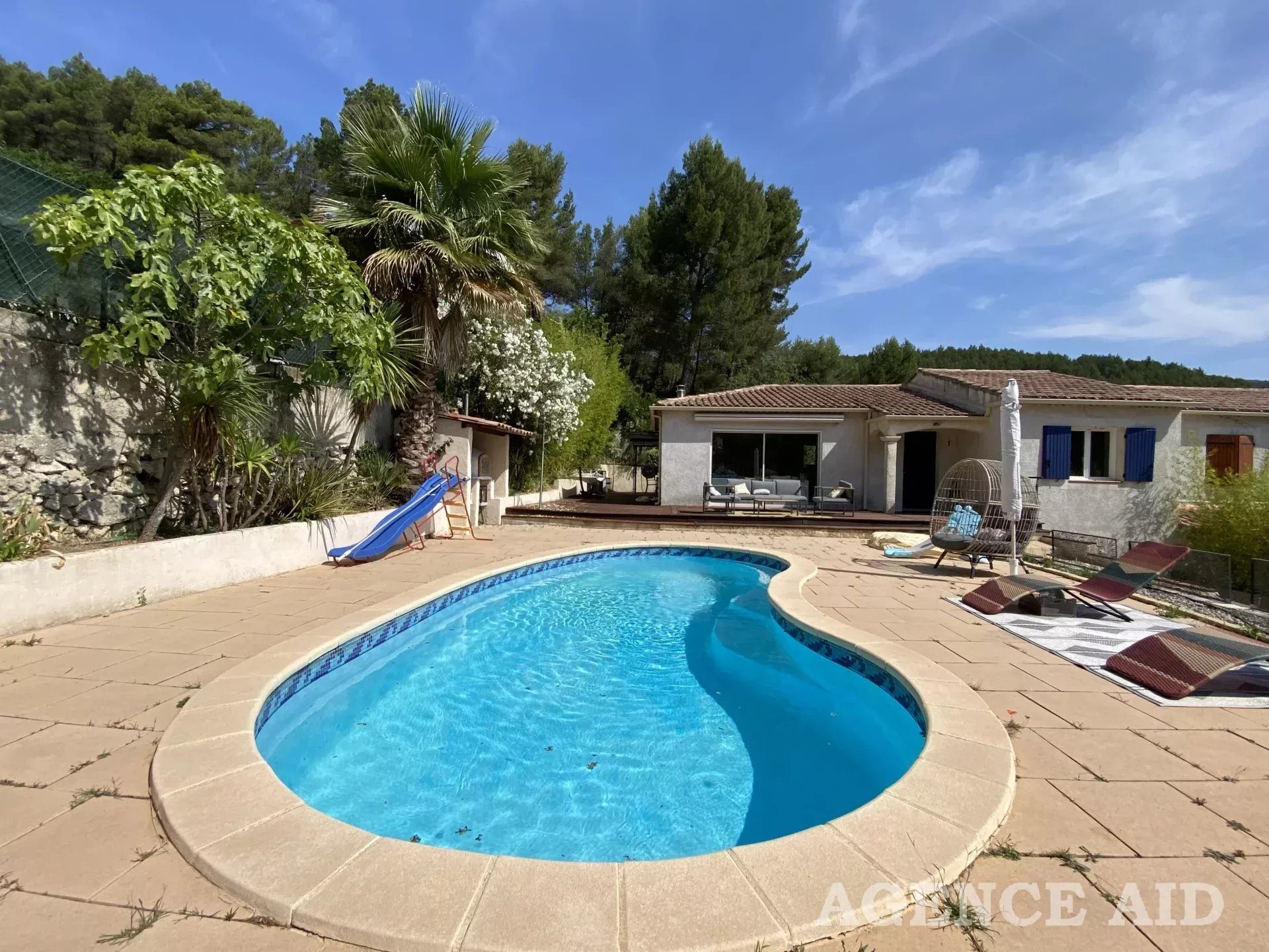 Maison à louer, 141m², Cuges-les-Pins
